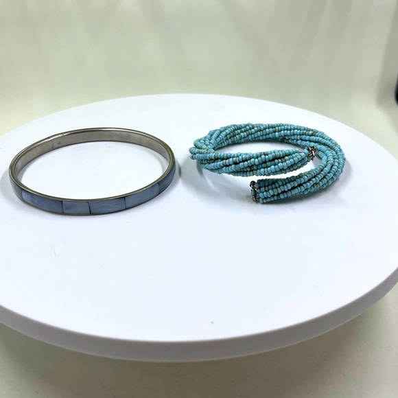 Lot of 2 Vintage Blue Bracelets, One with Mother of Pearl - Picture 4 of 6